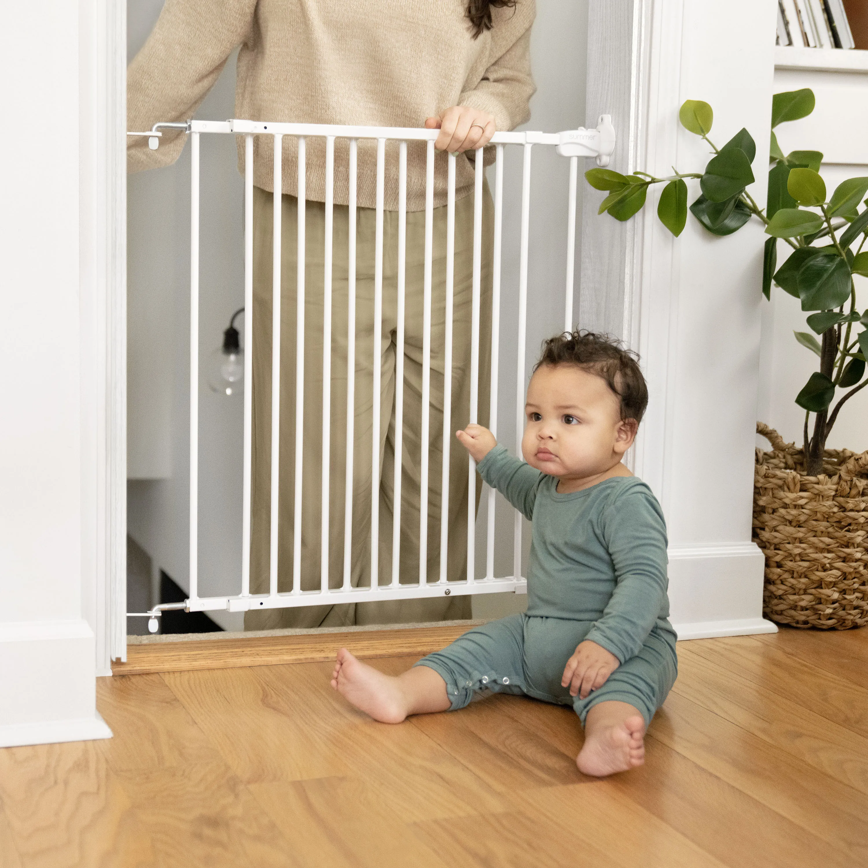 The Stairway 42W Series Safety Pet and Baby Gate, Openings from 28"-42" Wide - White